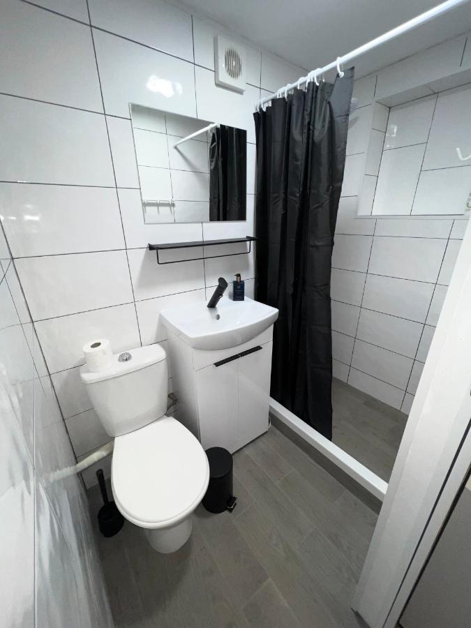 Newly Renovated 1 Bedroom Flat With Garden Pergola Ennis Exterior photo